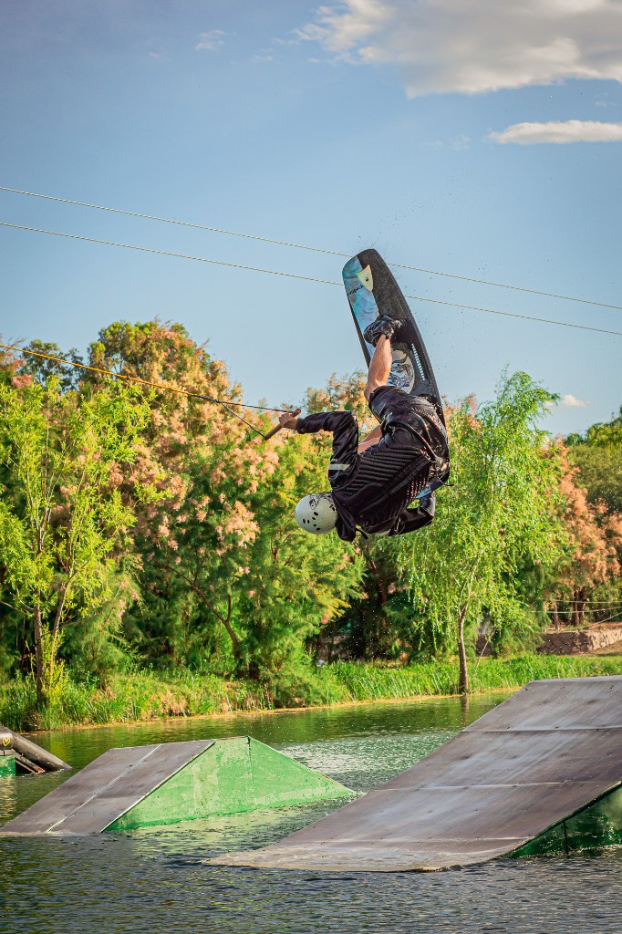 Wakeboarding on the cable at El Cable Wakepark 3