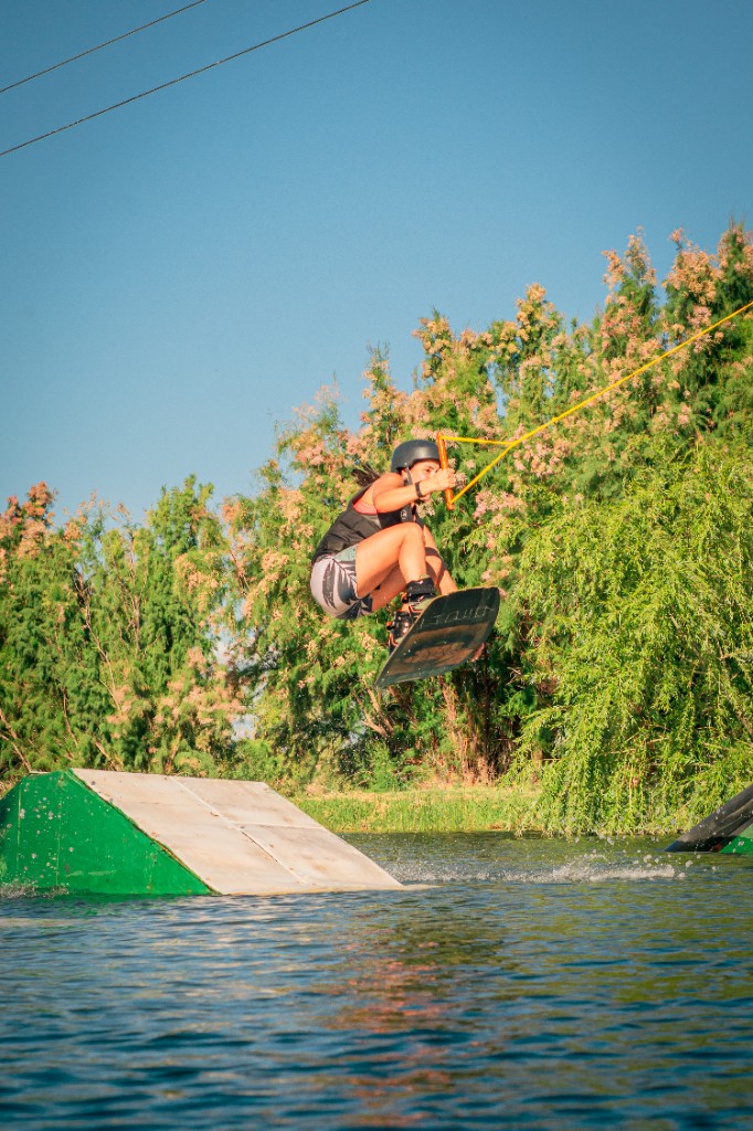 Wakeboarding on the cable at El Cable Wakepark 6